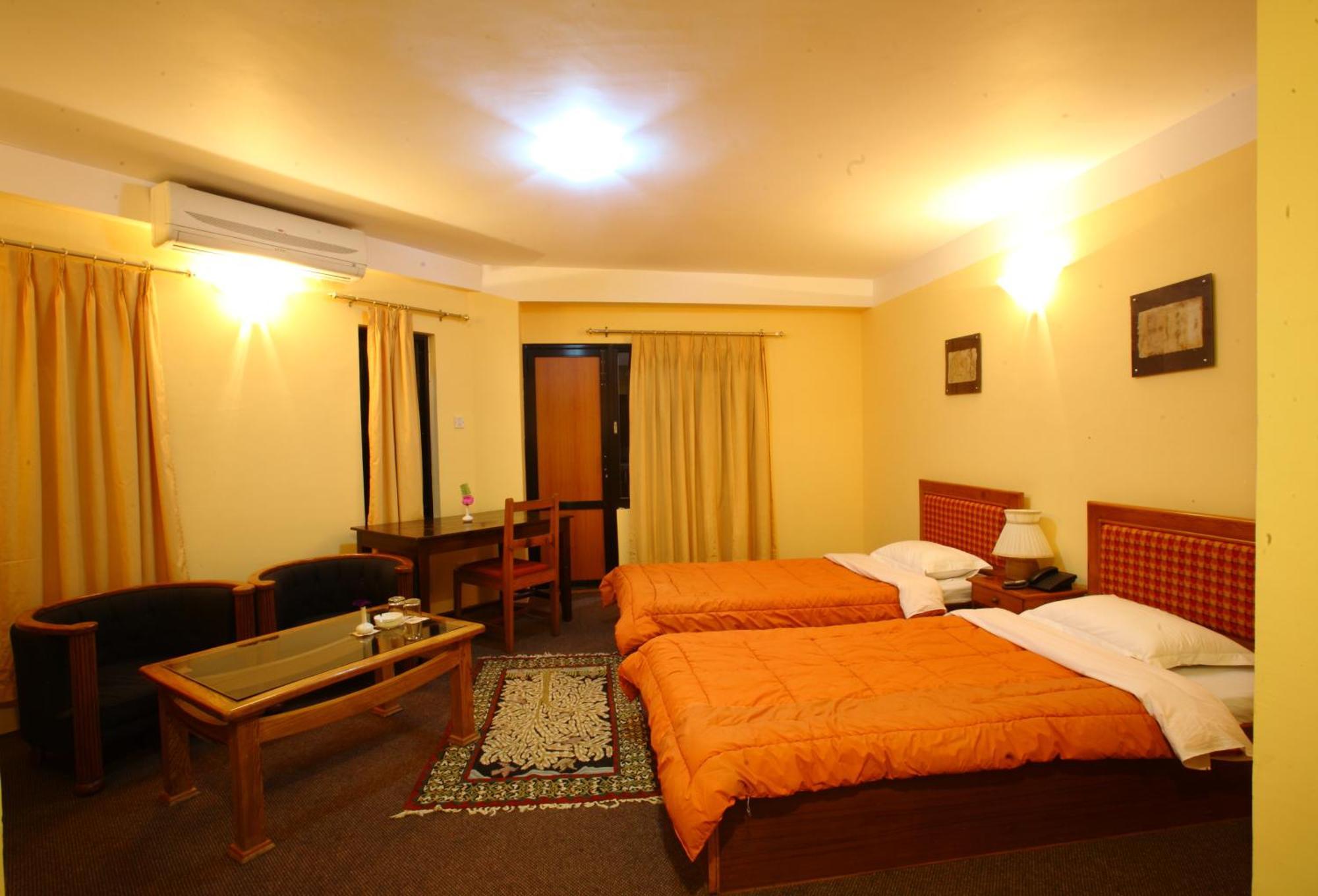 Royal Astoria Hotel Катманду Екстер'єр фото