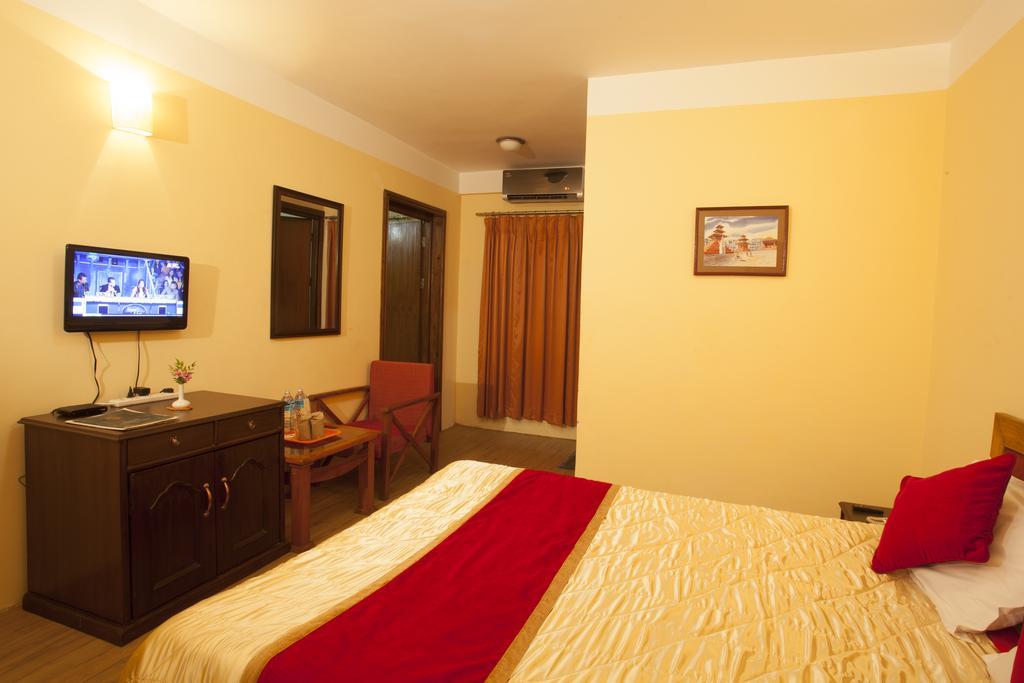 Royal Astoria Hotel Катманду Екстер'єр фото