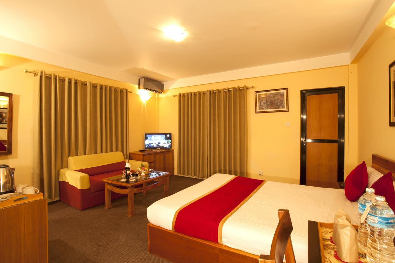 Royal Astoria Hotel Катманду Екстер'єр фото