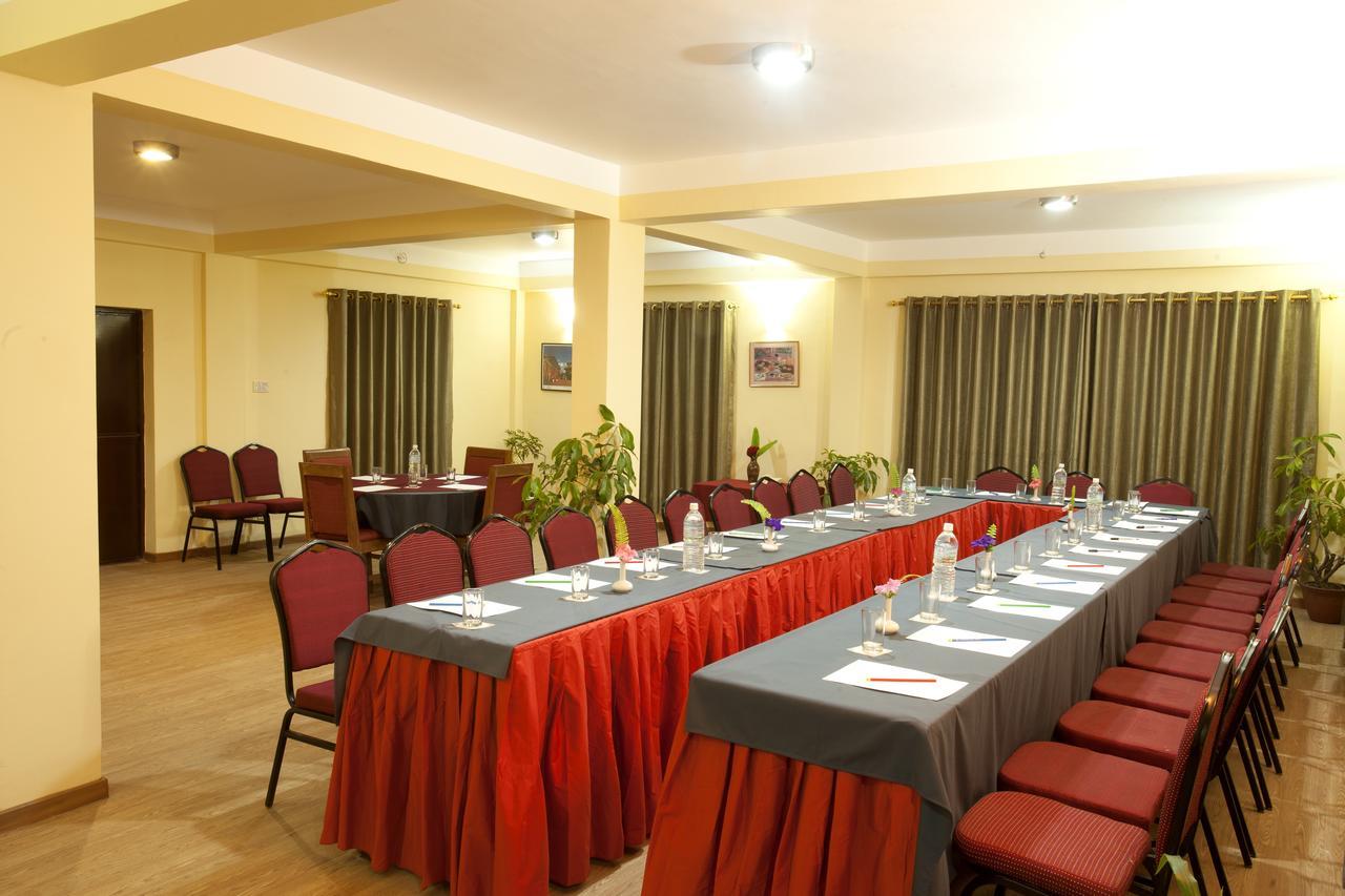 Royal Astoria Hotel Катманду Екстер'єр фото