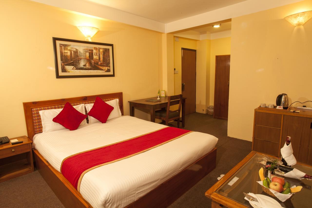 Royal Astoria Hotel Катманду Номер фото