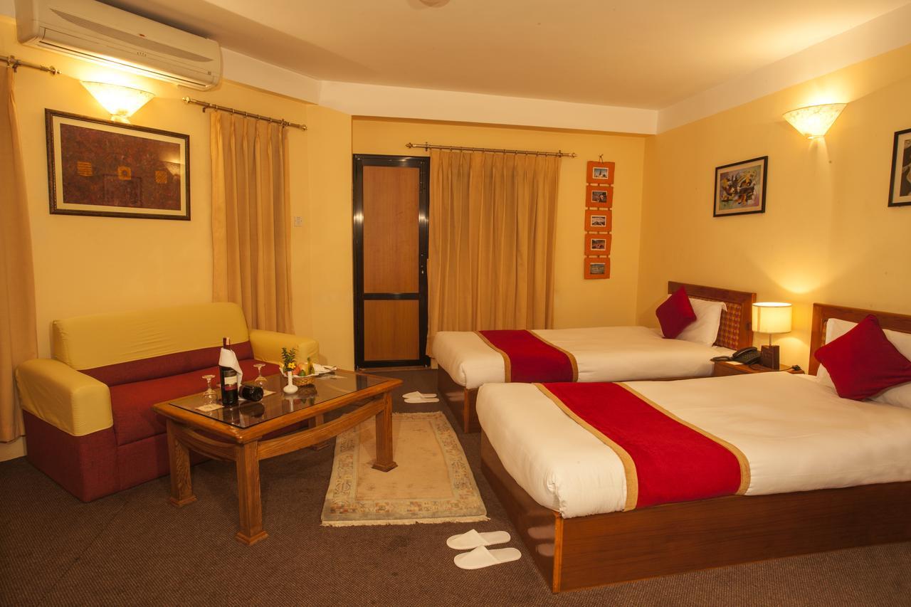 Royal Astoria Hotel Катманду Екстер'єр фото